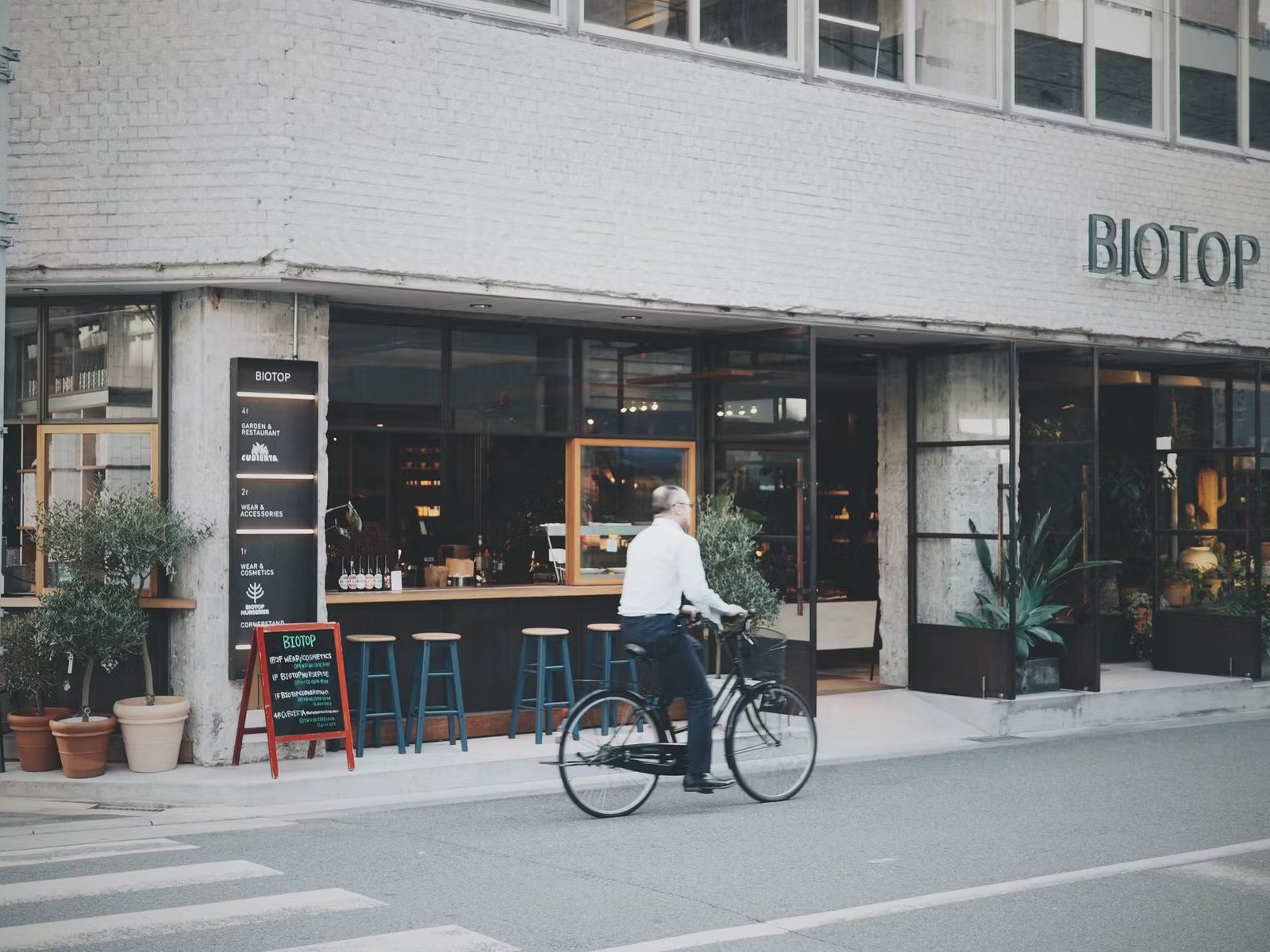 Osaka-Cafe-Hopping